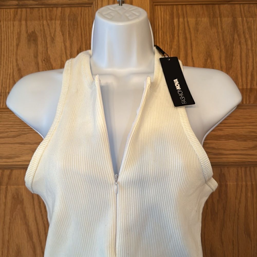 FASHION NOVA Zip Up Ribbed Romper *NEW* - Picture 4 of 10